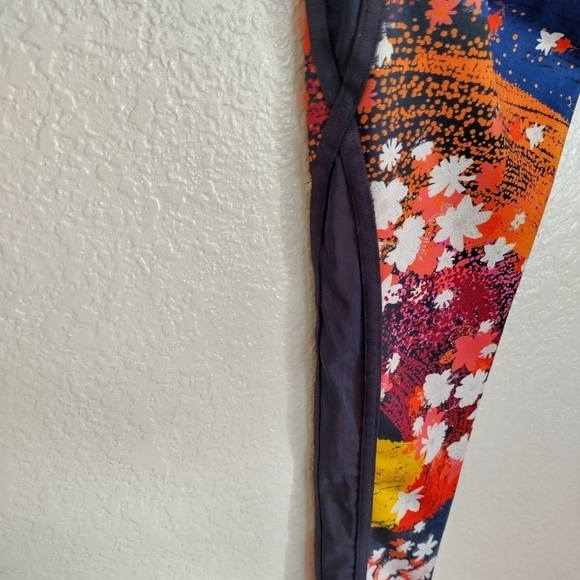 Free People FP Movement Colorful Floral Mesh Sides Full Length Leggings sz M - Picture 7 of 8